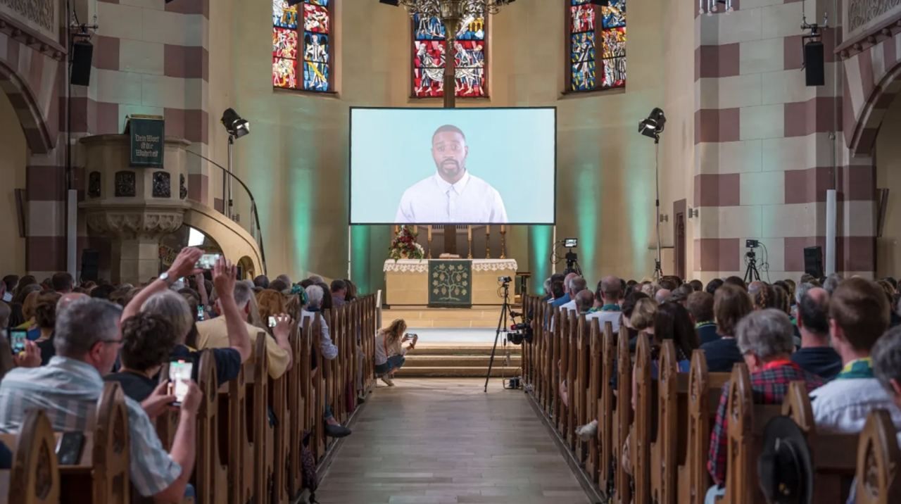 «ChatGPT» провёл церковную службу в Германии